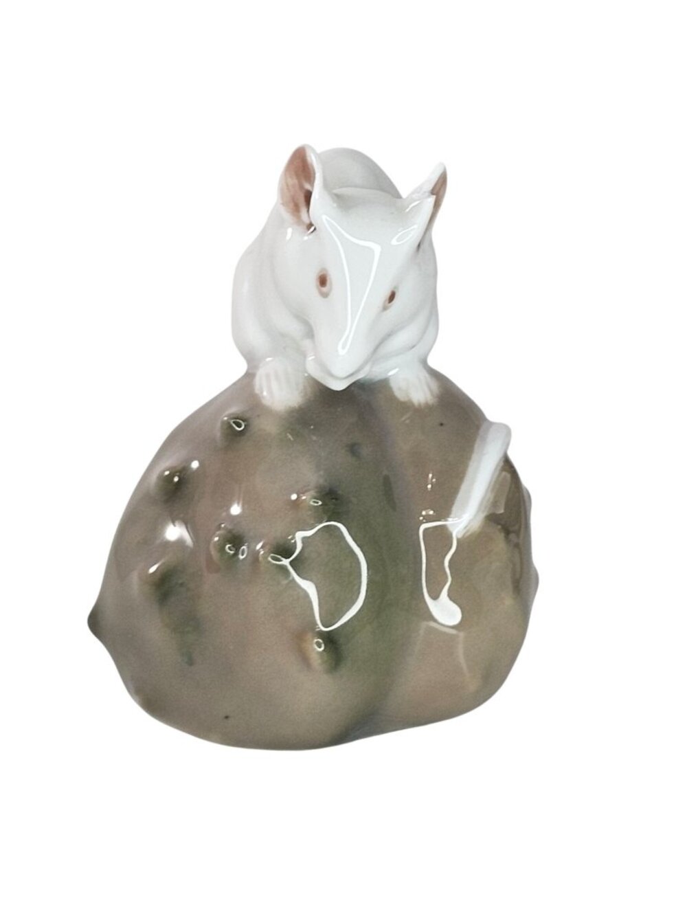 Royal Copenhagen Mouse On Chestnut #511 Porcelain Figurine Collectible *Chipped*